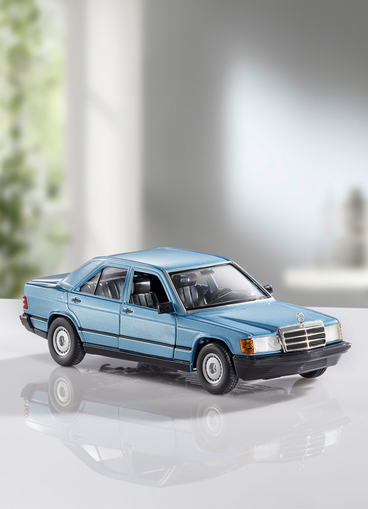 Sammlermodelle - Mercedes 190E, in Farbe BLAU Ansicht 1