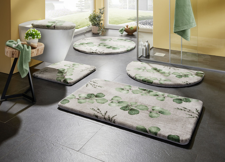 Badgarnituren - Naturnahe Badgarnitur mit Eukalyptus-Blätter-Motiv Ansicht 2 Badgarnituren - Naturnahe Badgarnitur mit Eukalyptus-Blätter-Motiv, in Größe 100 (Vorleger halbrund, 50x 80 cm) bis 112 (Motiv-WC-Deckelbezug, 47x 50 cm), in Farbe BEIGE-GRÜN Ansicht 2