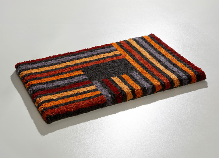Badgarnituren - Badvorleger mit rutschhemmender Rückseite von Grund, in Größe 100 (Vorleger halbrund, 50/ 80 cm) bis 112 (WC-Deckelbezug, 47/ 50 cm), in Farbe TERRA-GRAU Ansicht 1