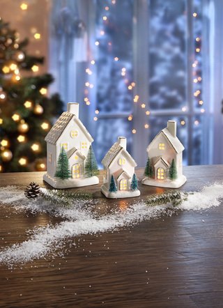 Beleuchtetes Häuschen aus  Porzellan