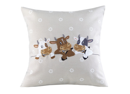 Tischdecke mit aufwendiger Stickerei