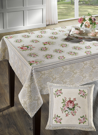 Tisch- und Raumdekoration mit romantischem Rosenmotiv