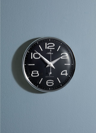 Wanduhr mit Funkuhrwerk