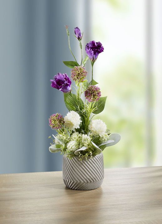Kunst- & Textilpflanzen - Arrangement mit Lysianthus- und Allium-Blumen in Zement-Topf, in Farbe VIOLETT-GRÜN