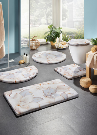 Traumhaft weiche Badgarnitur mit Bandeinfassung