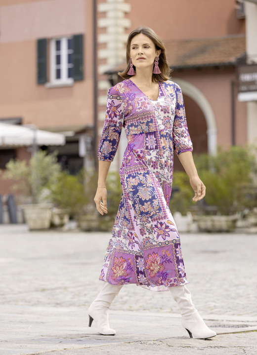 Freizeitkleider - Kleid mit tollem Dessin Ansicht 3 Freizeitkleider - Kleid mit tollem Dessin, in Größe 036 bis 048, in Farbe ROSÉ-AUBERGINE-MARINE-BUNT Ansicht 3