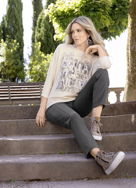 Pullover - Pullover in leichter Fledermausform, in Größe 036 bis 052, in Farbe CREME MELIERT-GRAFIT Ansicht 2