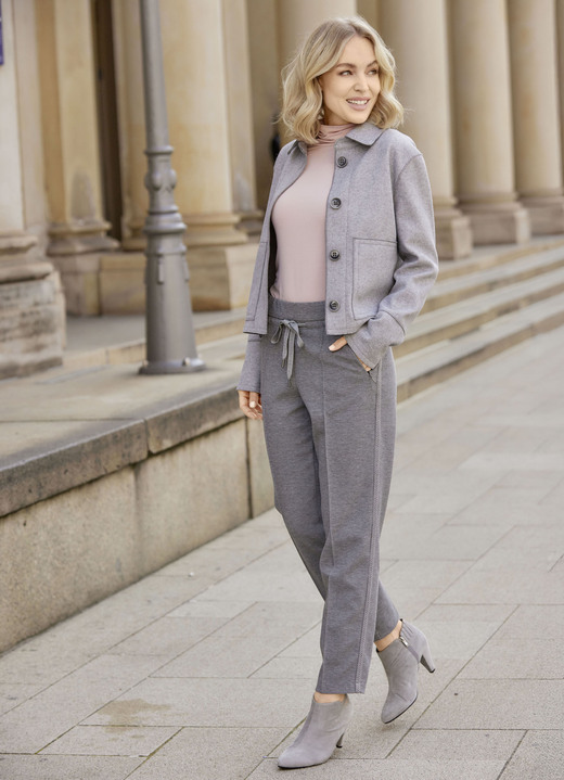 Jacken, Mäntel, Blazer - Kurzjacke aus Flanell, in Größe 036 bis 048, in Farbe GRAU MELIERT Ansicht 2