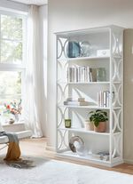 Regale mit italienischem Charme 