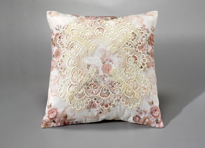 Tischdecke von Sch&auml;fer mit feinster Macram&eacute;-Spitze 