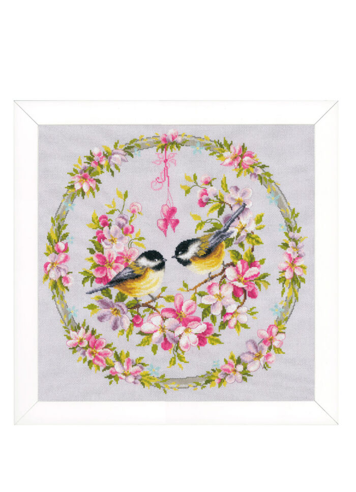 Stick-Set mit Meisen im Blumenkranz-Motiv 