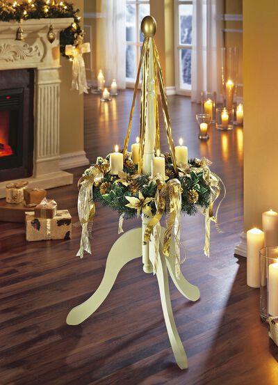 Kunstvoll gedrechselter Kranzständer 