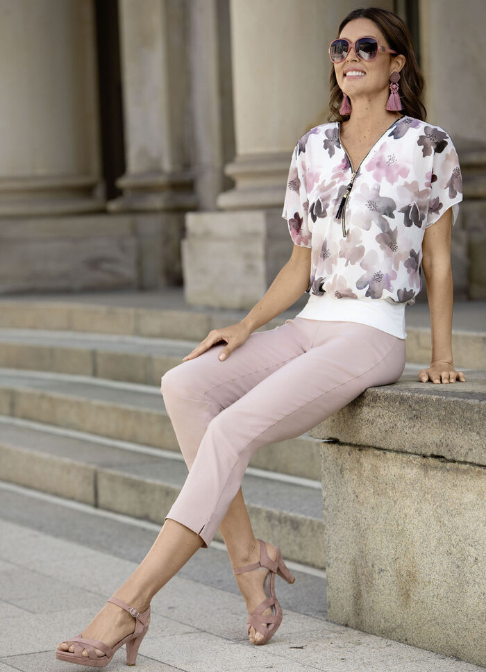 Poncho-Tunika mit Schmuckanhänger 