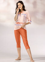 Schlafanzug mit 3/4-langen Ärmeln und wadenlanger Hose APRICOT-BUNT