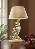 Tischleuchte mit gewollt eingearbeiteten Gebrauchsspuren 