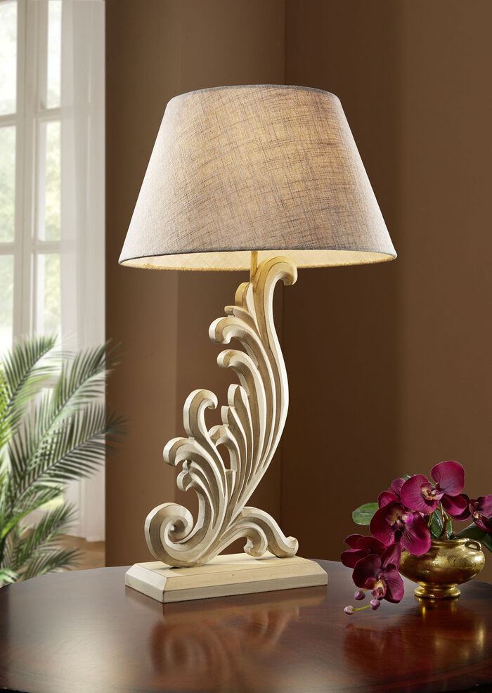 Tischleuchte mit gewollt eingearbeiteten Gebrauchsspuren 