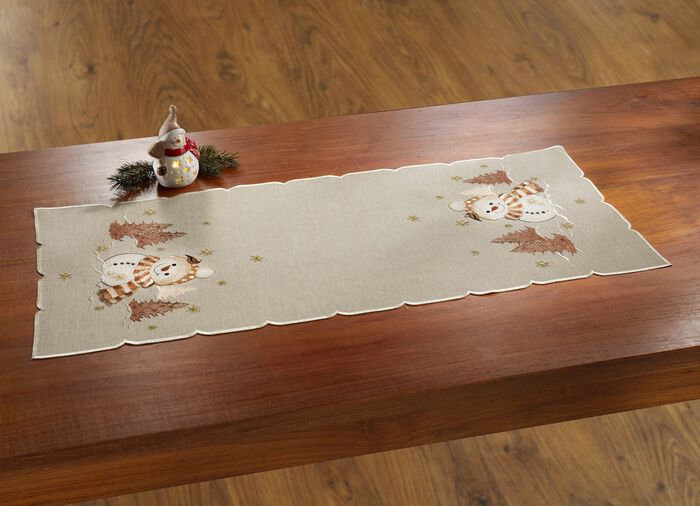 Bestickte Tisch- und Raumdekoration 