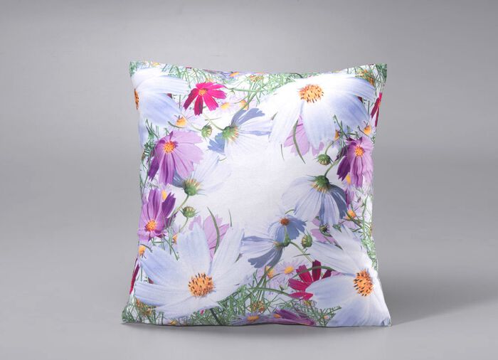 Fr&uuml;hlingshafte Tisch- und Raumdekoration mit Bl&uuml;ten-Motiv WEISS/BUNT