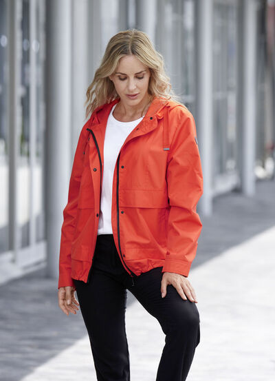 Funktionsjacke mit fester Kapuze 