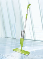 Sprühwischer mit Wassertank 