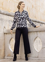 Blusenjacke mit schwarzen Rippenbündchen 