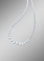 Halskette mit funkelnden synth. Zirkonia 