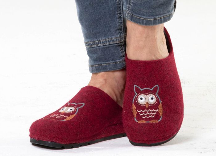 Klassische Damen-Hausschuhe, aus Filzmaterial 