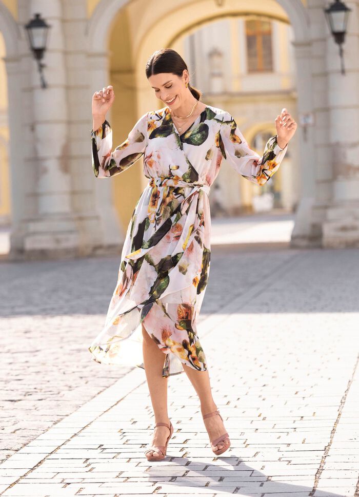 Kleid mit Bindeg&uuml;rtel 