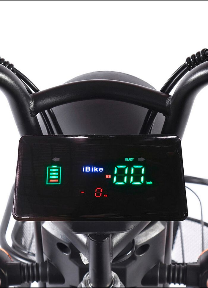 3-Rad Elektromobil im Stil eines Kompaktrollers 