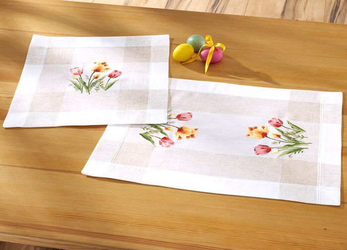 Filigran gearbeitete Tisch- und Raumdekoration 