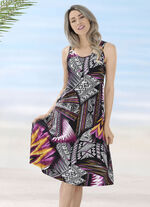 Kleid mit Zierringen an den breiten Trägern 