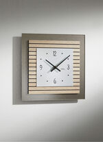 Wanduhr mit Holzgeh&auml;use 