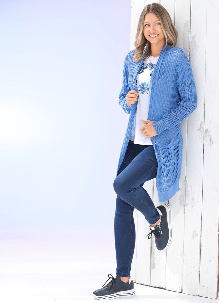 Long-Strickjacke in streckender Streifenoptik JEANSBLAU