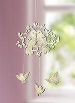 Fensterbild in Form eines Mobiles 