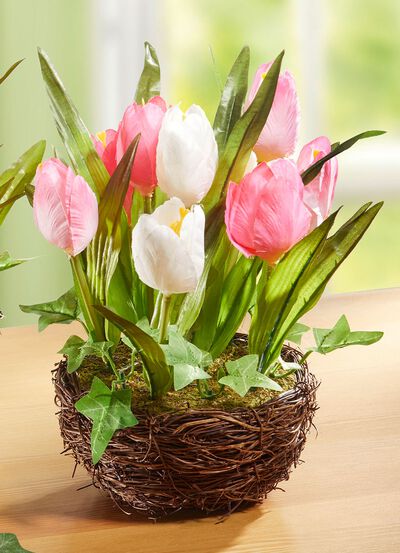 Tulpen im Weidekorb 
