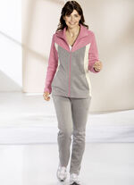 Freizeitanzug mit Stickerei  