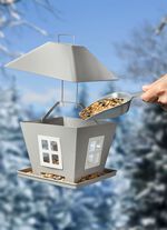 Futterhaus mit LED-Beleuchtung 