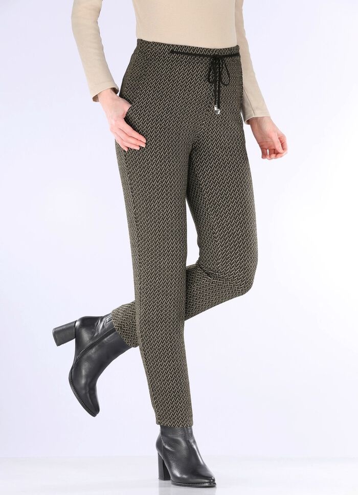 Hose in Fischgrat-Dessinierung 