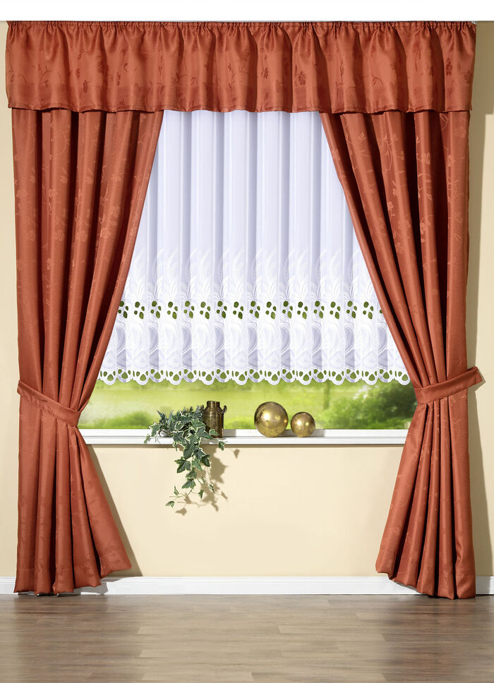 Stickerei-Store in gerader Form mit Plauener Stickerei 