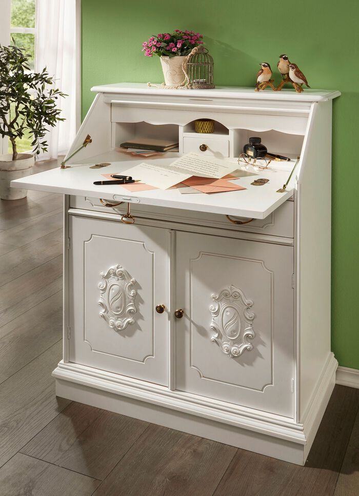 Teilmassiver Sekret&auml;r im Landhausstil 