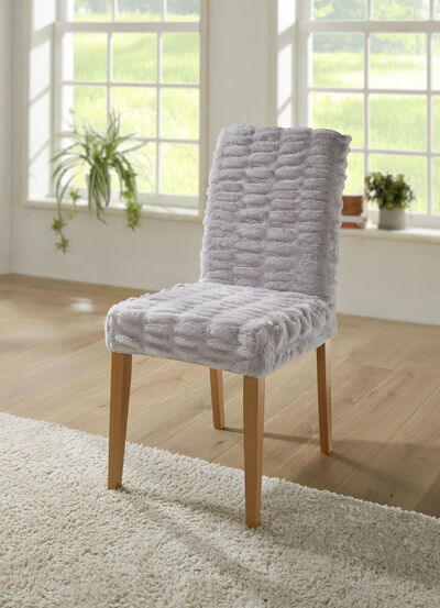 Stuhlbezüge aus Fellimitat 