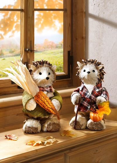 Igel aus Bast, Naturzapfen und Holz 