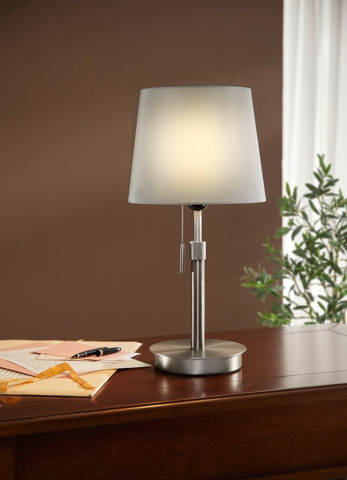 Hochwertige Tischleuchte NICKEL