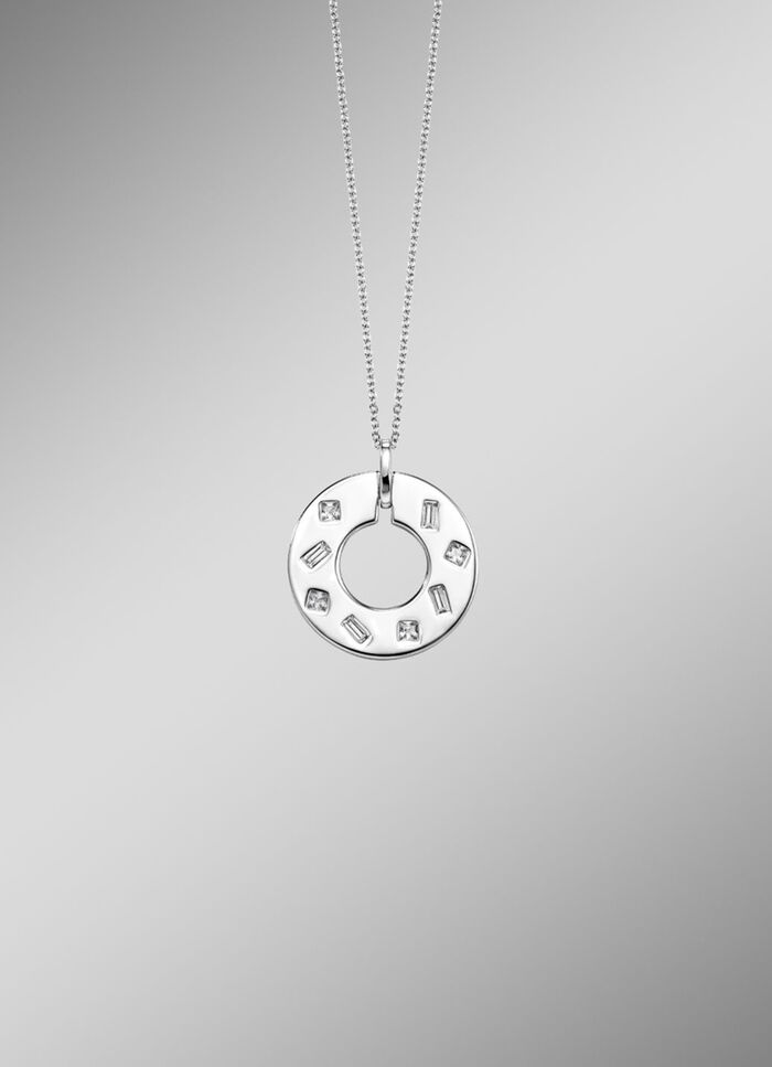 Zeitlos schöner Anhänger mit funkelnden synth. Zirkonia!  