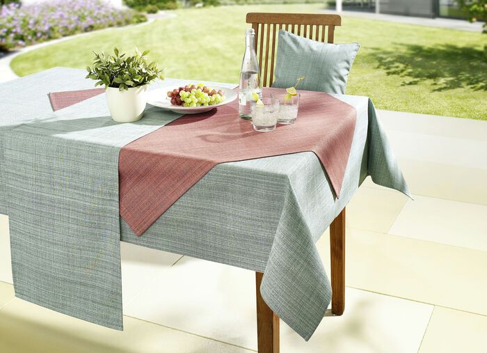 Tischdekoration in Leinenoptik mit wasserabweisender PU-Beschichtung 