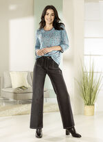 Shirt mit silberfarbenen Zierplättchen 