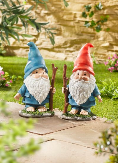 Wichtel mit Stab und M&uuml;tze 