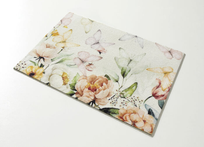 Ansprechende Fußmatte mit Blüten und Schmetterlinge 