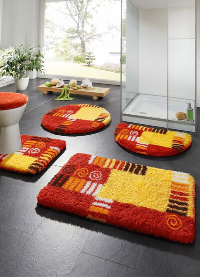 Badgarnitur mit rutschhemmend latexierter R&uuml;ckseite 