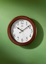 Hochwertige Wanduhr aus Holz 